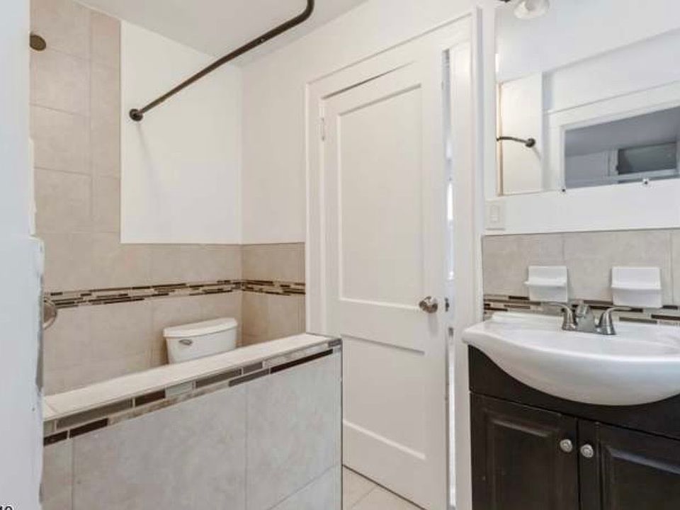 1st image of 459 Norwood St APT 2