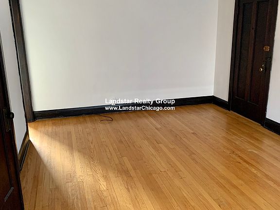 3rd image of 2612 W Montrose Ave #2S