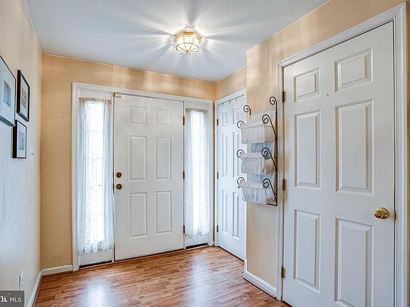 3rd image of 9915 Grass Market Ct