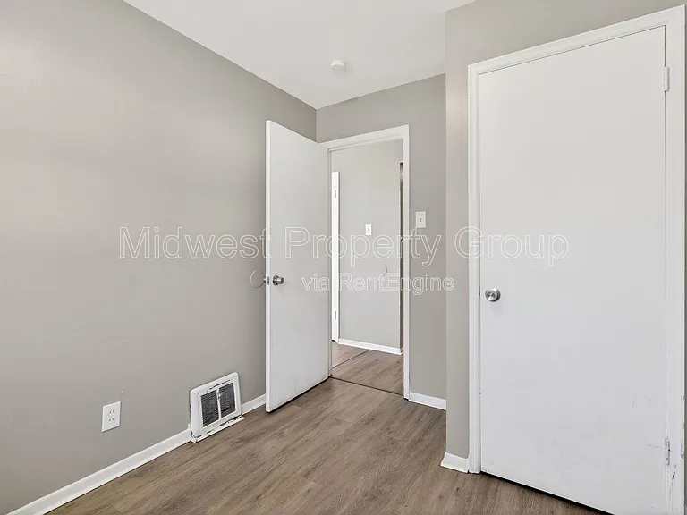 345 Caithness Rd — Photo 11