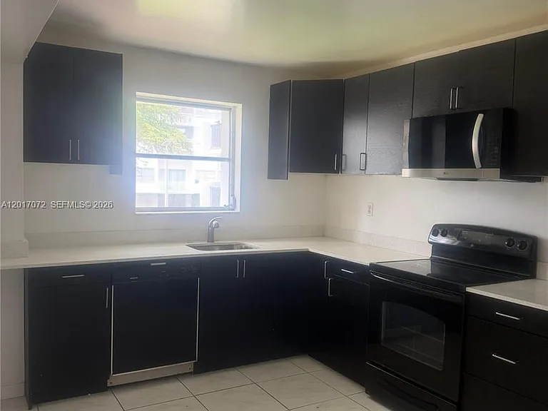 2750 NE 183rd St #T-211 — Photo 29