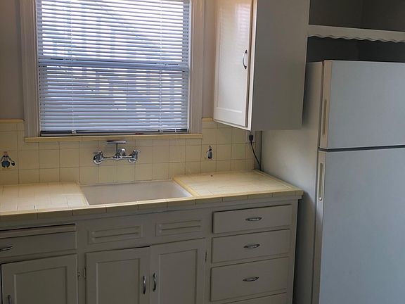 2nd image of 2617 V St APT B