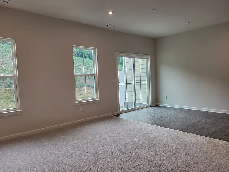 633 Exmoor Dr — Photo 7