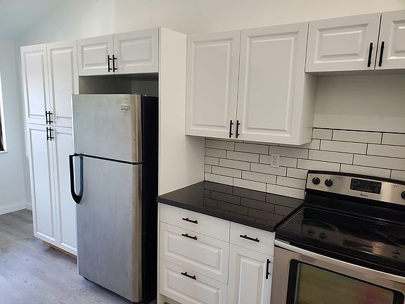 5th image of 518 NE 199th Ln