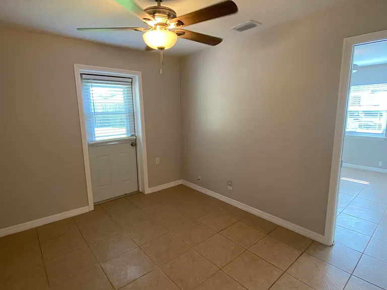 914 N Wild Olive Ave #910 — Photo 22