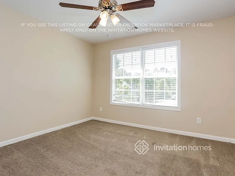 925 Lakeside Ct — Photo 12