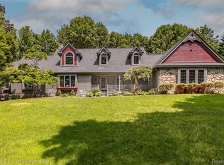 9200 Fox Hollow Rd, Clarkston, MI 48348