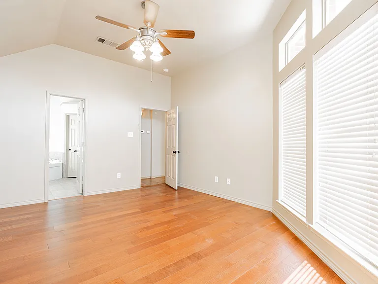 1875 Crestlake Dr — Photo 22