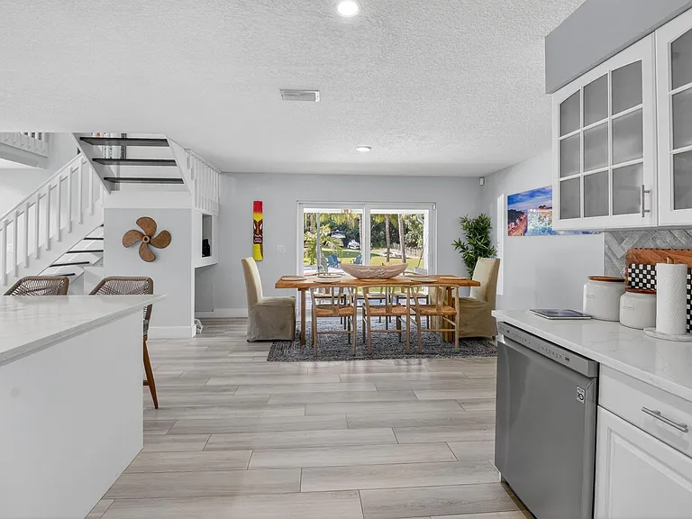 6701 Hillside Ln — Photo 22