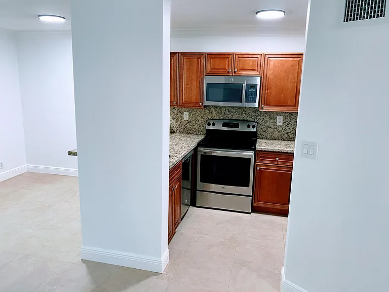 13949 SW 91st Ter #13949 — Photo 18