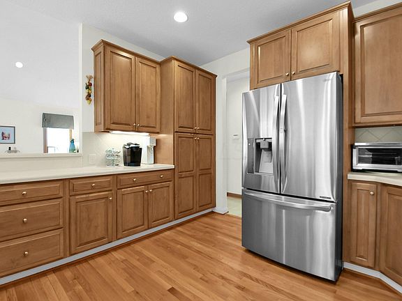 4th image of 2466 Keltonhurst Dr