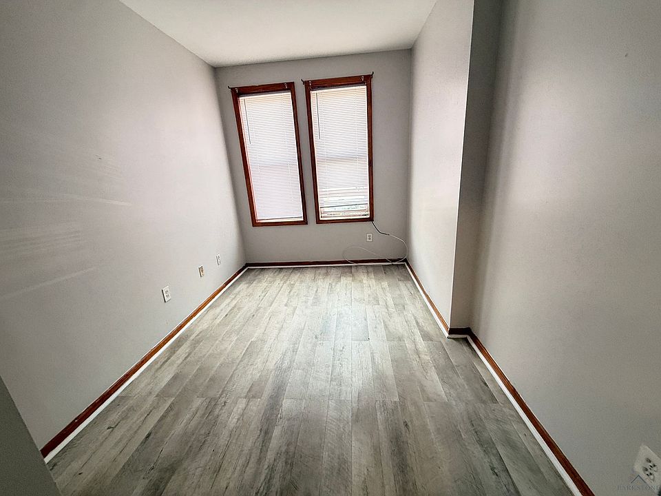 1st image of 207 New York Ave #4