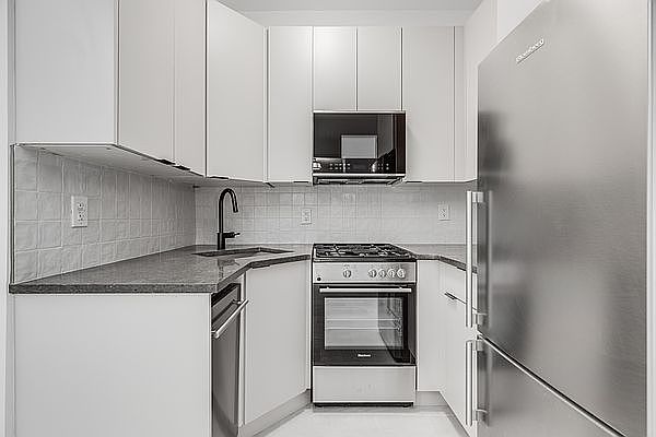 1st image of 305 E 75th St #24/25