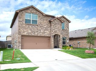2704 Gains Mill Dr, Fort Worth, TX 76123