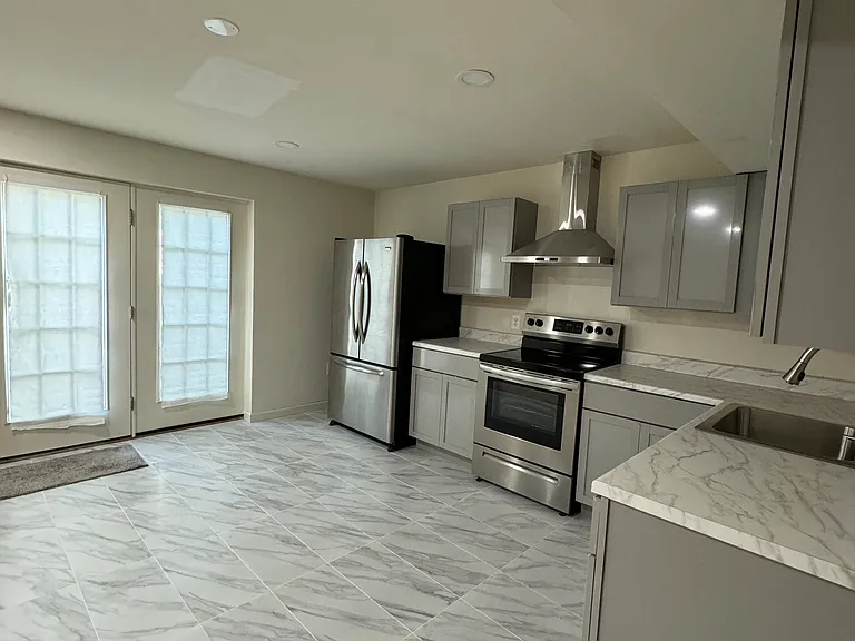 1910 Powells Landing Cir — Photo 6