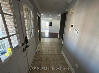 25 Prince Cres, Brampton, ON L7A 2C9