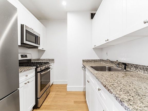 3rd image of 50 Murray St APT 1021