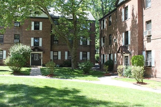1st image of 102 Walraven Dr