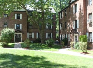 102 Walraven Dr, Teaneck, NJ 07666