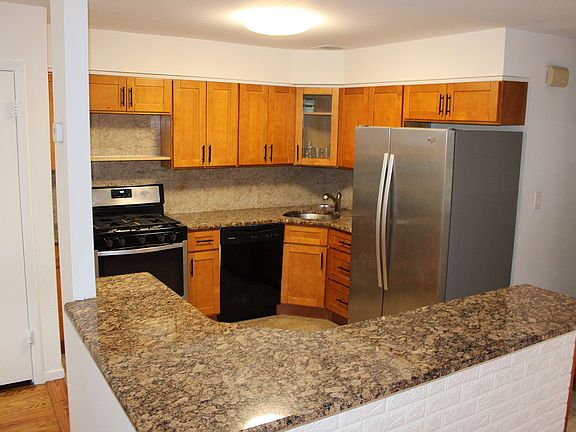 3rd image of 212-71 16th Ave #2