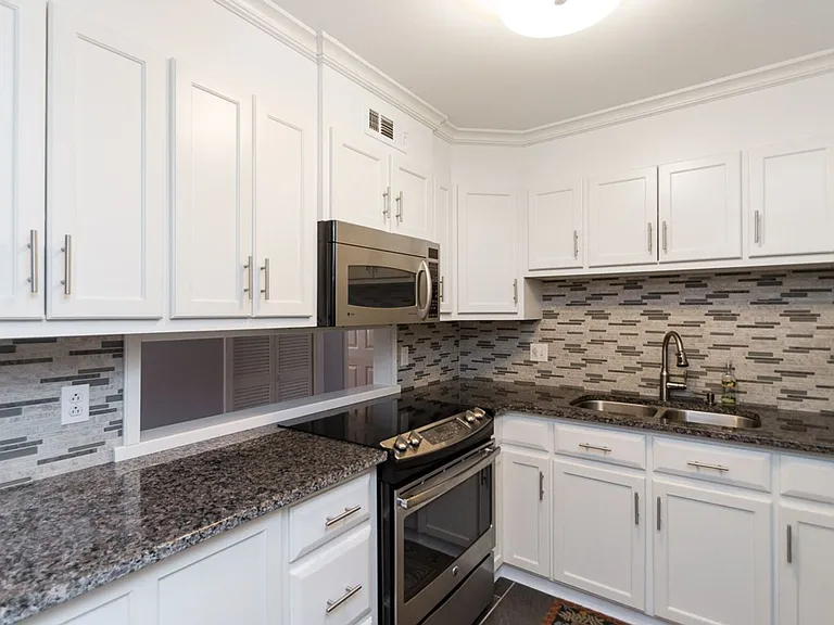 140 Lake Concord Rd NE #B4 — Photo 6