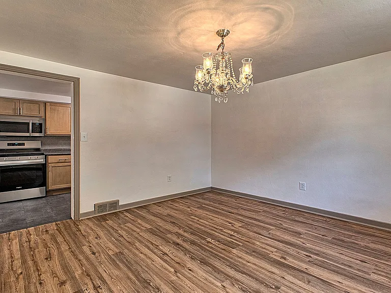 1524 Mansion Pl — Photo 7