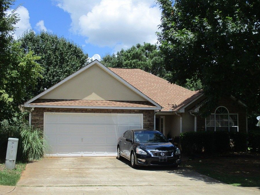 1st image of 1805 Courtyard Ln