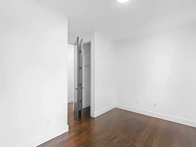 214 E 35th St #4A — Photo 6
