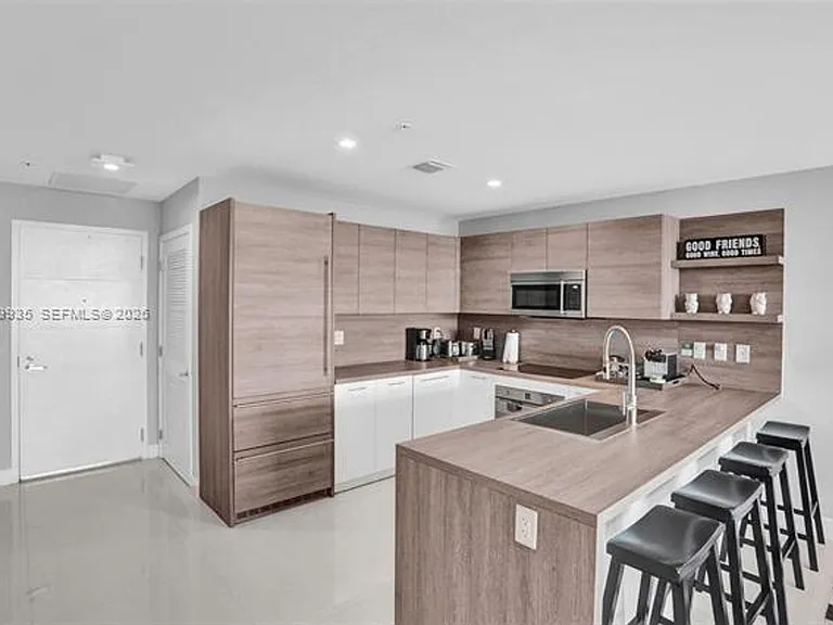 400 Sunny Isles Blvd #2021 — Photo 2