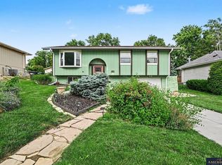 4835 S 102nd St, Omaha, NE 68127
