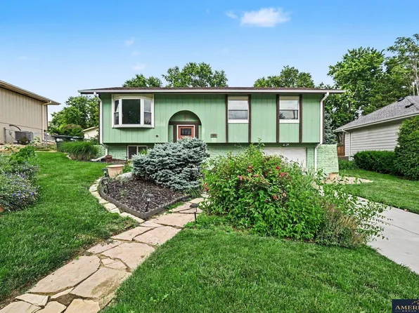 4835 S 102nd St, Omaha, NE 68127