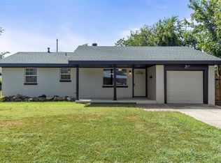 912 SW 1st St, Moore, OK 73160