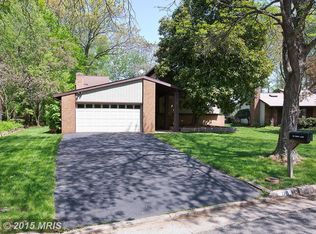 120 Penny Ln, Sterling, VA 20164