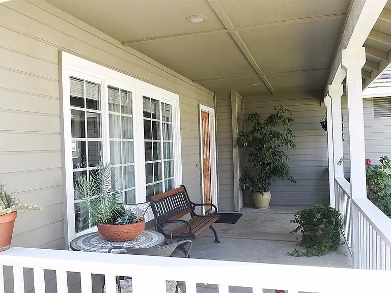 743 Calico Trl — Photo 4