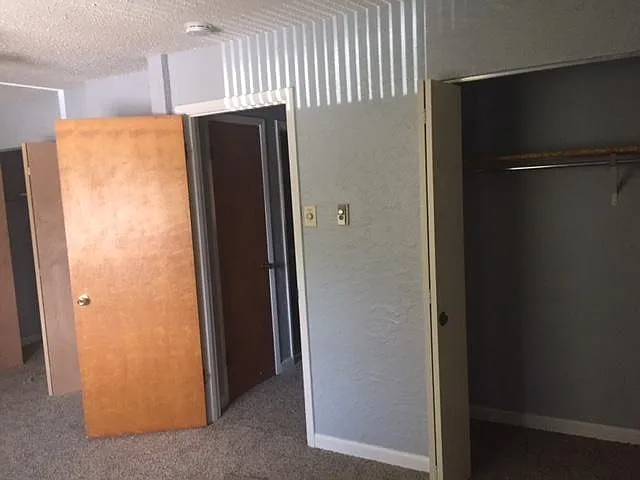 7558 Hazelcrest Dr — Photo 14