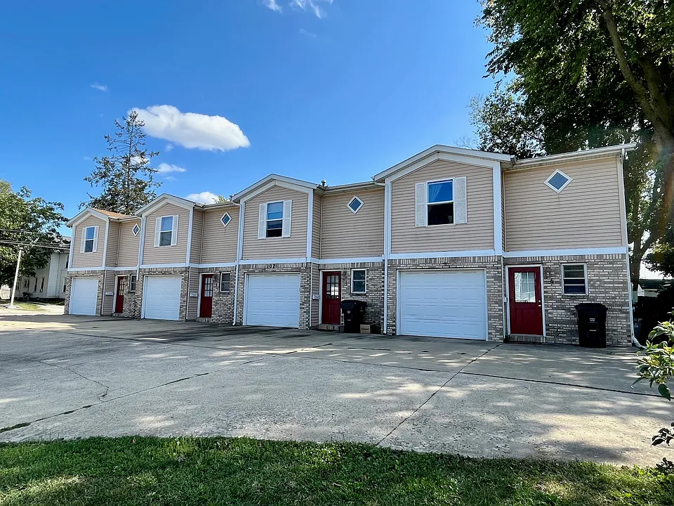 102 W Lincoln St #3