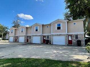 102 W Lincoln St #4, Bloomington, IL 61701