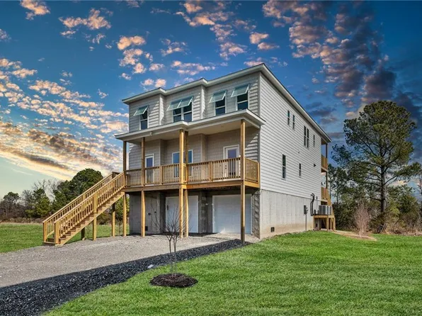 54 N Lawson Rd, Poquoson, VA 23662