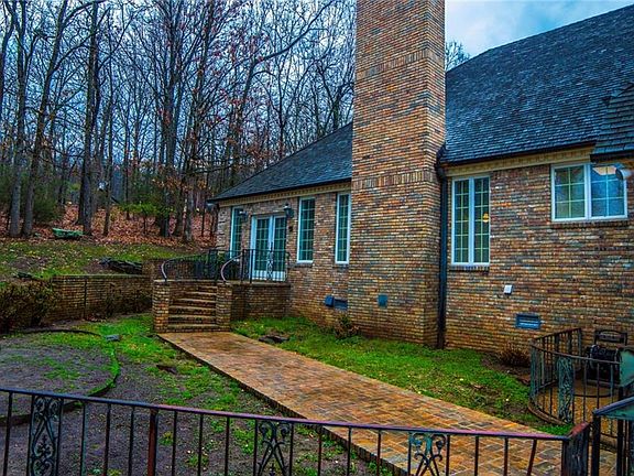 3rd image of 1933 E Manor Dr