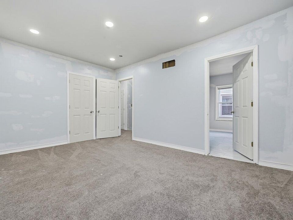 280 Holbrook St, photo 13