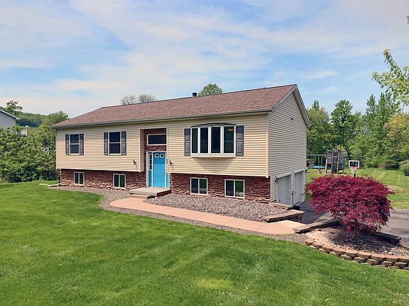 3rd image of 12 Penny Ln