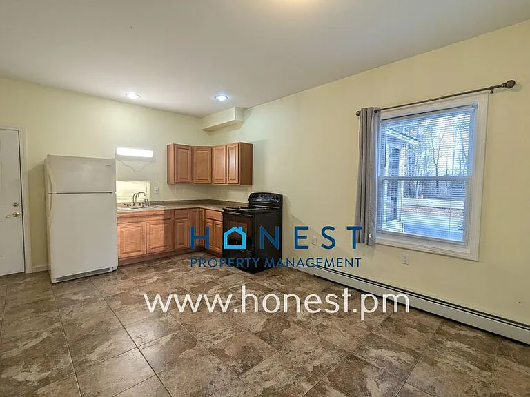 1635 Lewiston Rd #10 — Photo 3