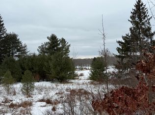 101 Burning Tree Dr, Hawley, PA