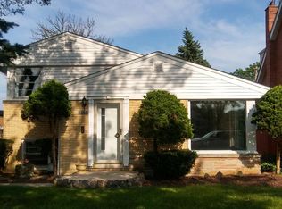 8335 Gross Point Rd, Morton Grove, IL 60053