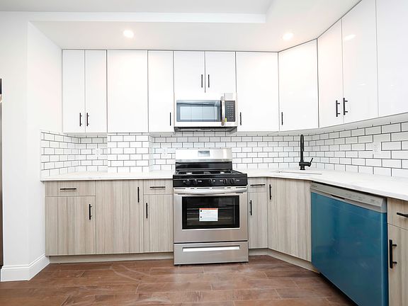3rd image of 107-10 142nd St