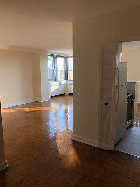 1st image of 2601 Pennsylvania Ave APT 1003