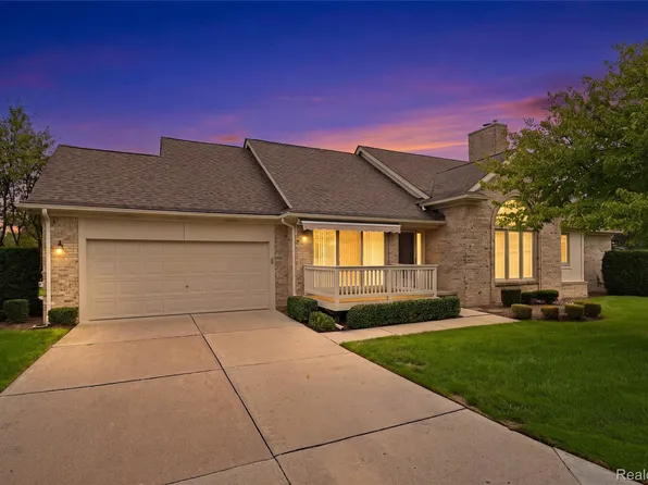 43442 Napa Dr, Sterling Heights, MI 48314