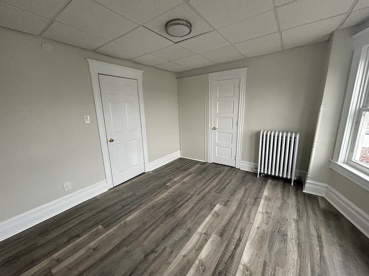 Building Photo - 1316 W Walnut St #3W