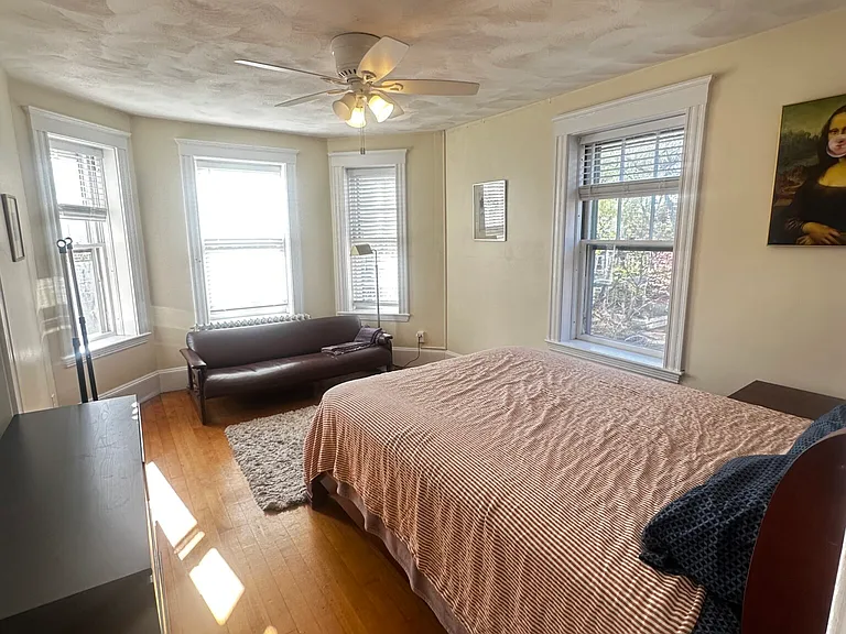 25 Fairfield St #6 — Photo 7