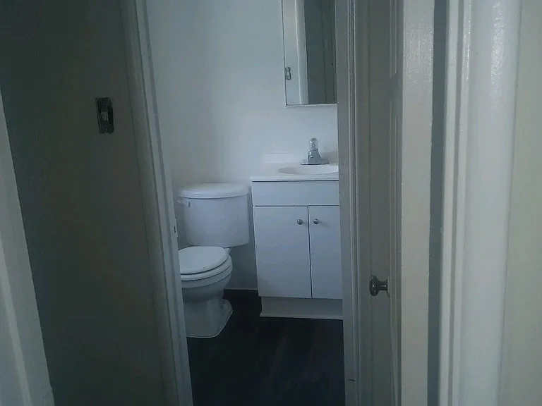 1421 W Alameda Ave — Photo 4